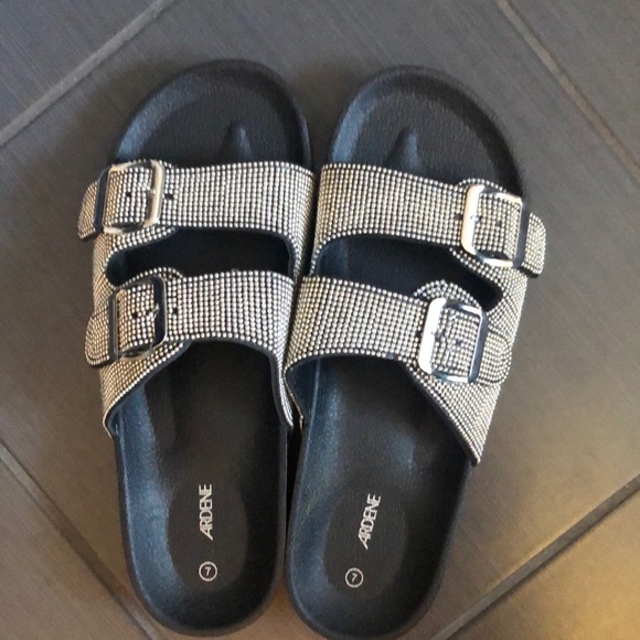 🪩Embellished Sandals (inexpensive version of Madden Girl sandals) - Picture 8 of 8